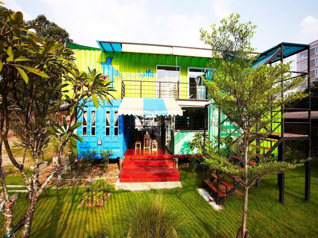 Wh Hostel Bangkok Exterior photo